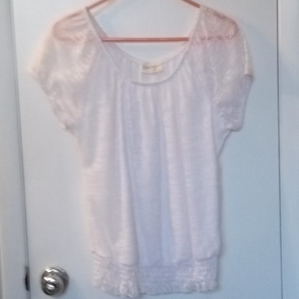bobbie brooks Women's White Lacy-Looking Pullover Dress Top Short Sleeve